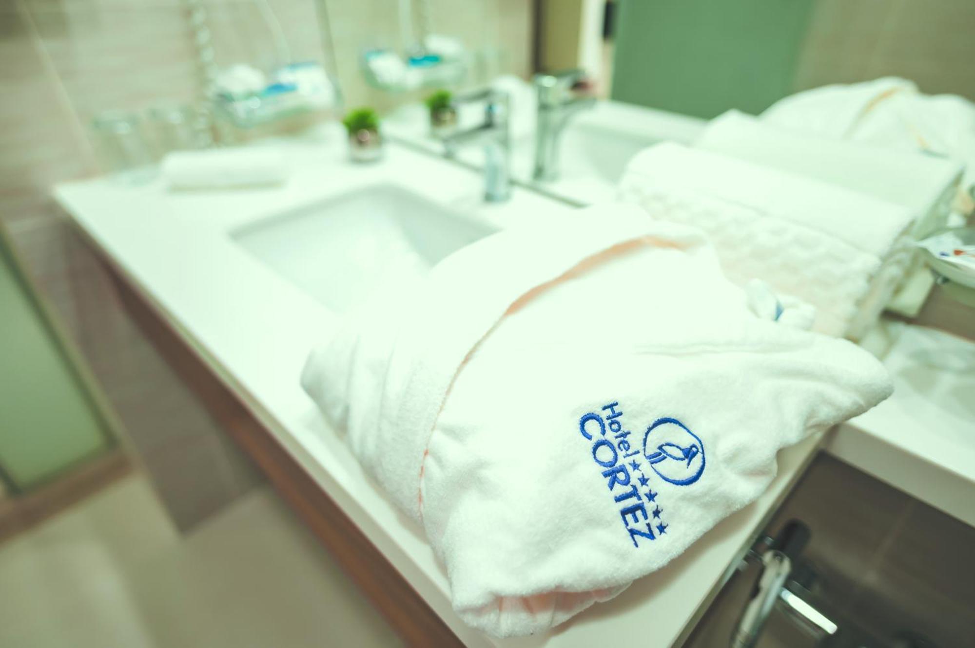 Hotel Cortez Santa Cruz de La Sierra Zewnętrze zdjęcie
